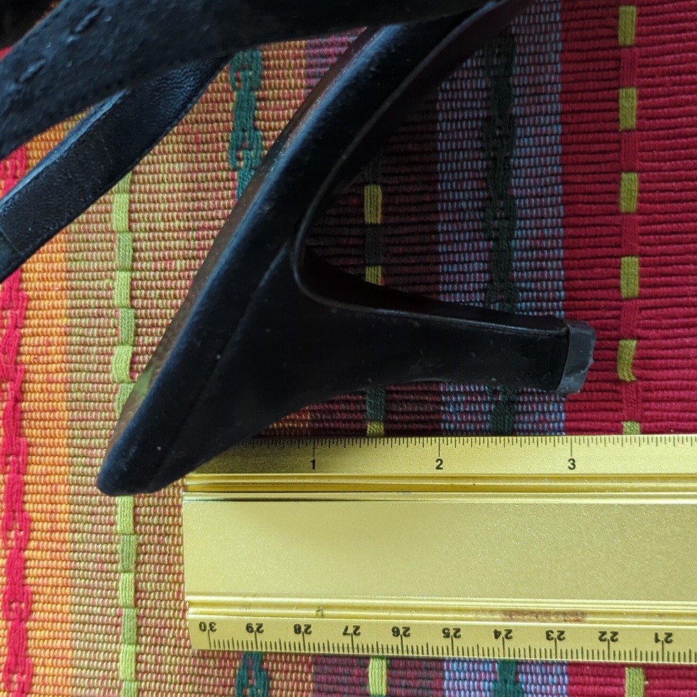 Via Spiga Black Slingback Shoe. Size 8 - Picture 3 of 5